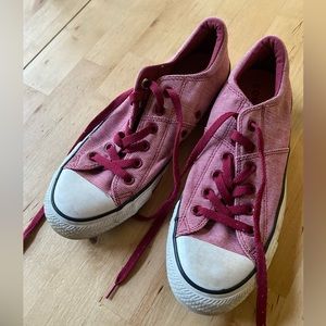 Burgundy Converse Women’s size 9